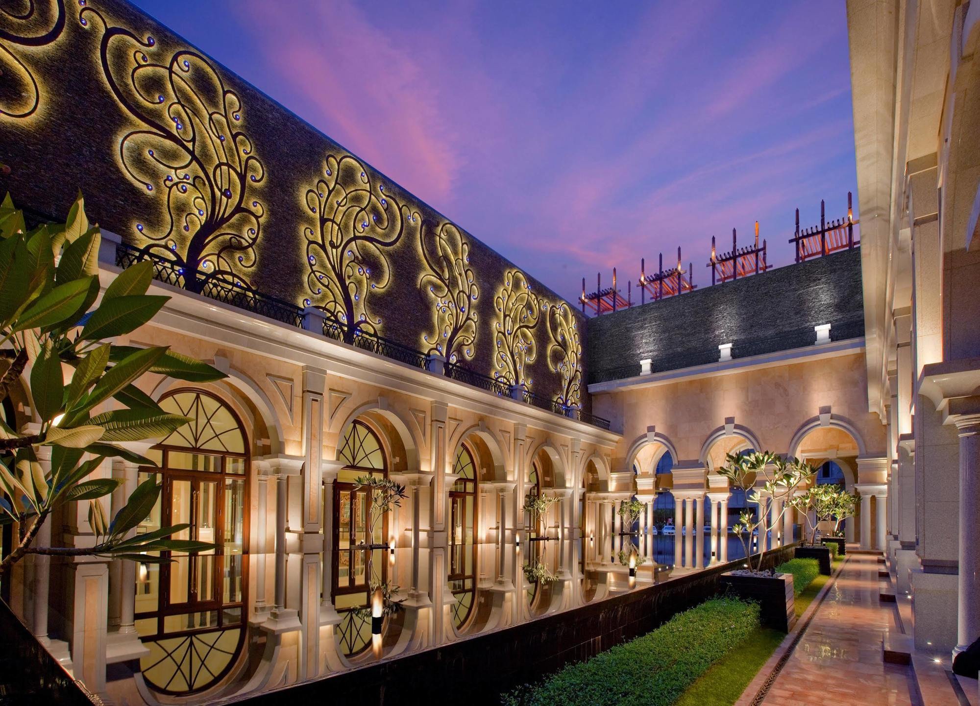 The Leela Palace Chennai Hotel Exterior photo